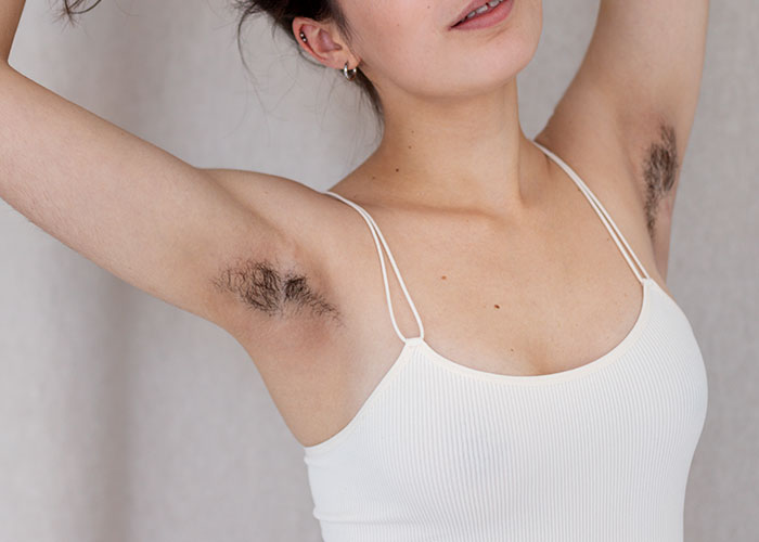 “Guests May Be Uncomfortable”: Bride And Groom Take Woman’s Hairy Armpits As Personal Insult “Guests May Be Uncomfortable”: Bride And Groom Take Woman’s Hairy Armpits As Personal Insult