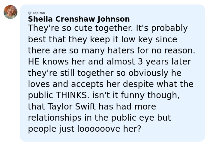 “What A Gentleman”: Timothée Chalamet’s Red Carpet Look With Kylie Jenner Roasted After Fans Notice Odd Detail “What A Gentleman”: Timothée Chalamet’s Red Carpet Look With Kylie Jenner Roasted After Fans Notice Odd Detail