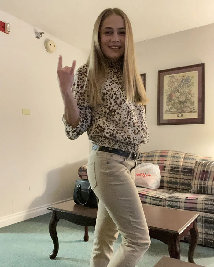 ‘Racist’ Cinnabon Worker In Viral Tirade Breaks Silence As Criminal Past Is Revealed ‘Racist’ Cinnabon Worker In Viral Tirade Breaks Silence As Criminal Past Is Revealed