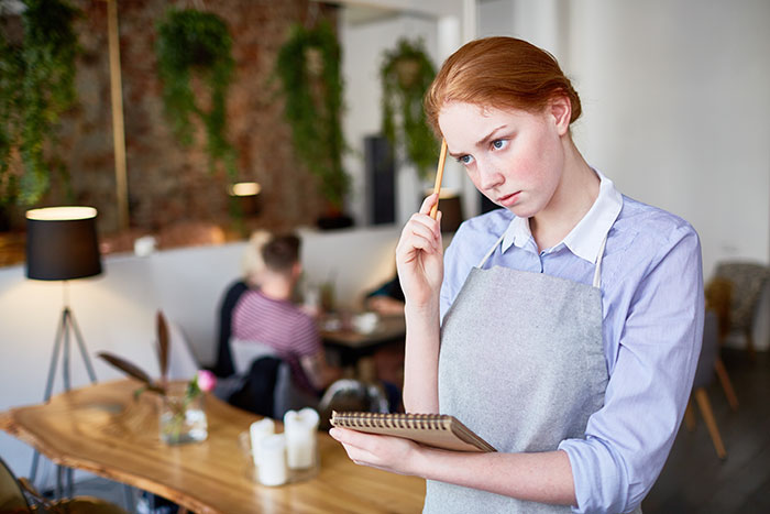 Entitled Waitress Forgets Her Manners While Dining Out, Staff Serve Her A Perfect Dish Of Revenge Entitled Waitress Forgets Her Manners While Dining Out, Staff Serve Her A Perfect Dish Of Revenge