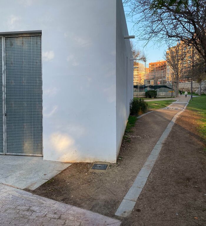 109 Times People Did Their Jobs So Poorly That It Was Almost Impressive (New Pics) 109 Times People Did Their Jobs So Poorly That It Was Almost Impressive (New Pics)