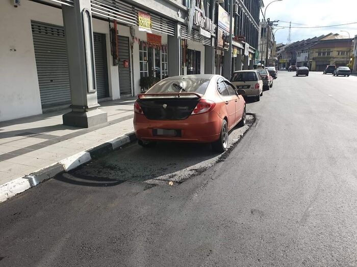 109 Times People Did Their Jobs So Poorly That It Was Almost Impressive (New Pics) 109 Times People Did Their Jobs So Poorly That It Was Almost Impressive (New Pics)