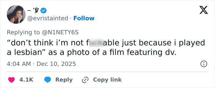 “Can’t Stop Thinking About This”: Sydney Sweeney Fans Spot Odd Detail In Sports Illustrated Cover “Can’t Stop Thinking About This”: Sydney Sweeney Fans Spot Odd Detail In Sports Illustrated Cover