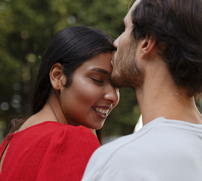 Future In-Laws Demand Woman Sign A Prenup, Backtrack After They Get A Whiff Of Her Wealthy Fam Future In-Laws Demand Woman Sign A Prenup, Backtrack After They Get A Whiff Of Her Wealthy Fam