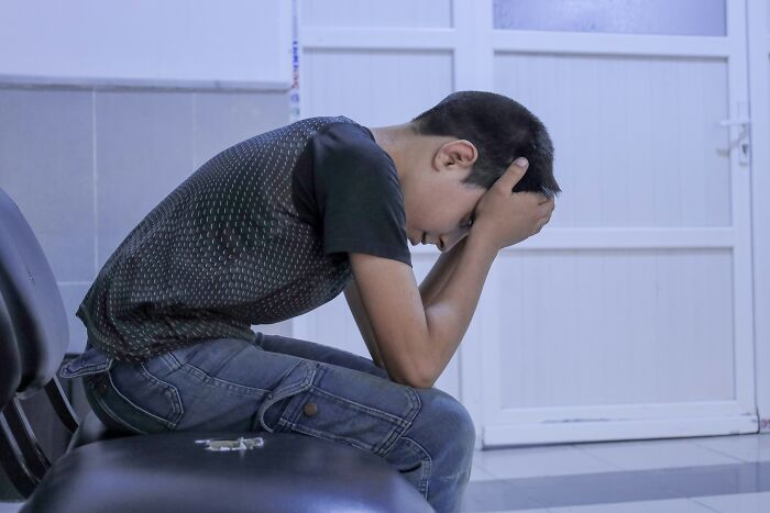 Fam Visit Ends With Teen’s Sprain And Cracked Ribs, Mom Learns Son’s “Accident” Was No Accident Fam Visit Ends With Teen’s Sprain And Cracked Ribs, Mom Learns Son’s “Accident” Was No Accident