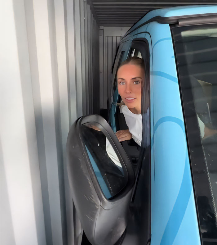 “Give That Man A Medal Of Merit”: Person Who Snitched On Bonnie Blue Praised After Speaking Out “Give That Man A Medal Of Merit”: Person Who Snitched On Bonnie Blue Praised After Speaking Out