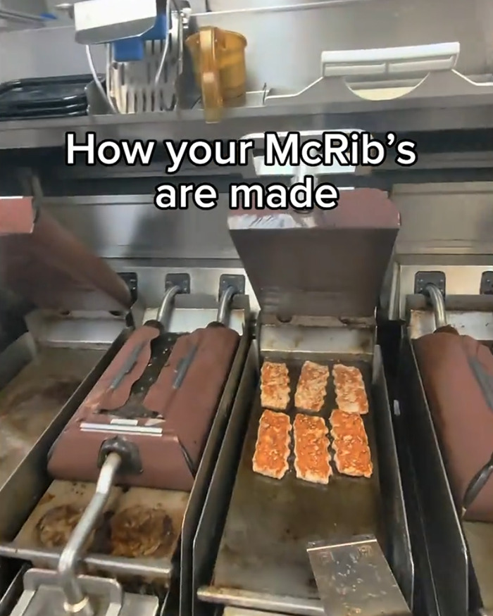 “McHell Naw”: McDonald’s Worker’s Viral Video Revealing How McRib Is Made Stuns Netizens “McHell Naw”: McDonald’s Worker’s Viral Video Revealing How McRib Is Made Stuns Netizens