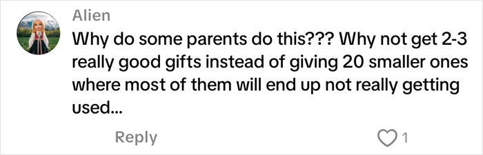 Mom’s Xmas Gift Avalanche For 12-Year-Old Daughter Leaves Internet Arguing If It’s Normal Mom’s Xmas Gift Avalanche For 12-Year-Old Daughter Leaves Internet Arguing If It’s Normal