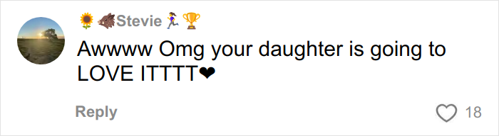 Mom’s Xmas Gift Avalanche For 12-Year-Old Daughter Leaves Internet Arguing If It’s Normal Mom’s Xmas Gift Avalanche For 12-Year-Old Daughter Leaves Internet Arguing If It’s Normal