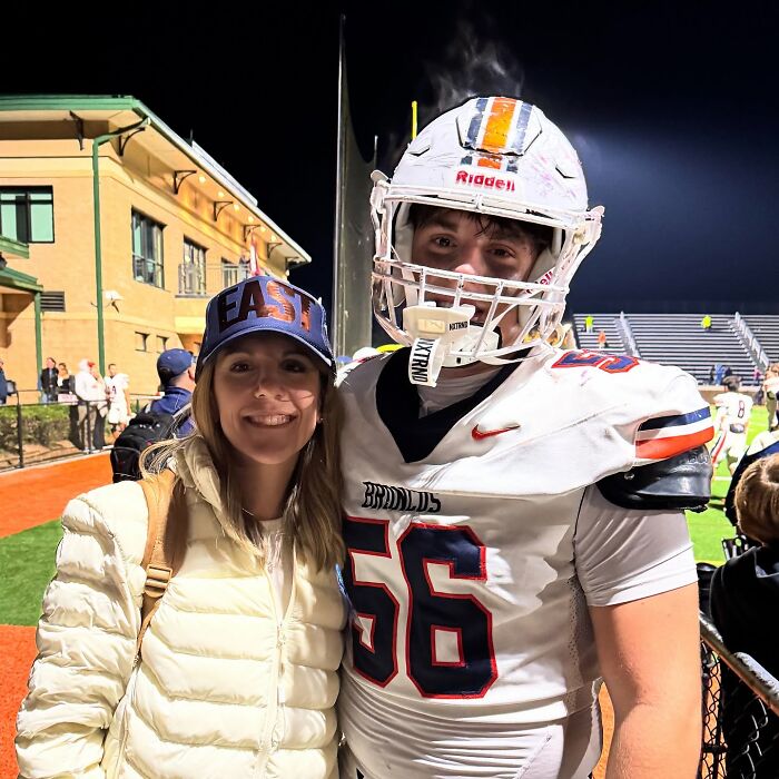 “Are You Dating Your Own Son?”: Mother-Son Photoshoot Goes Viral, Sparks Heated Parenting Debate “Are You Dating Your Own Son?”: Mother-Son Photoshoot Goes Viral, Sparks Heated Parenting Debate