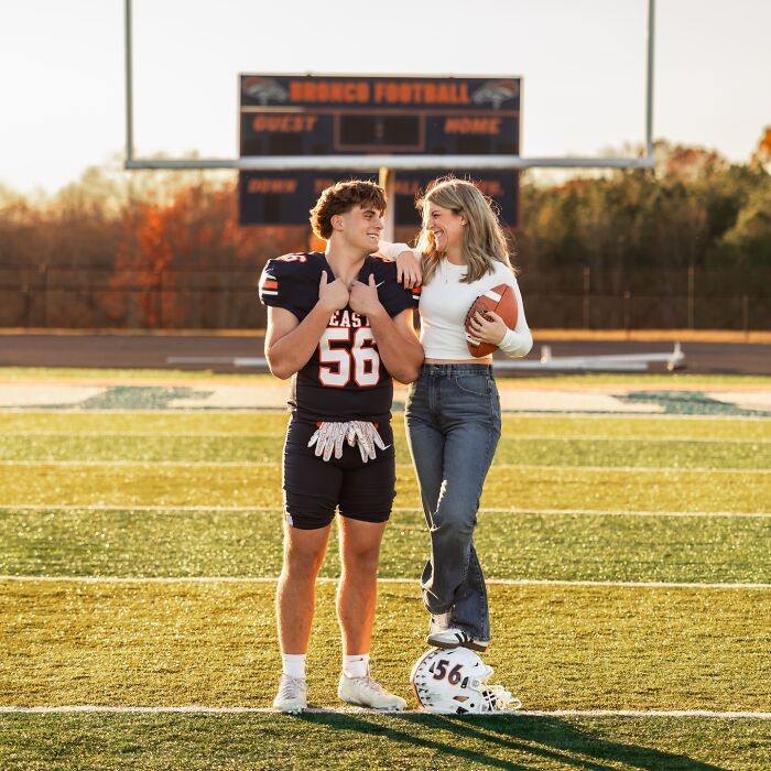 “Are You Dating Your Own Son?”: Mother-Son Photoshoot Goes Viral, Sparks Heated Parenting Debate “Are You Dating Your Own Son?”: Mother-Son Photoshoot Goes Viral, Sparks Heated Parenting Debate
