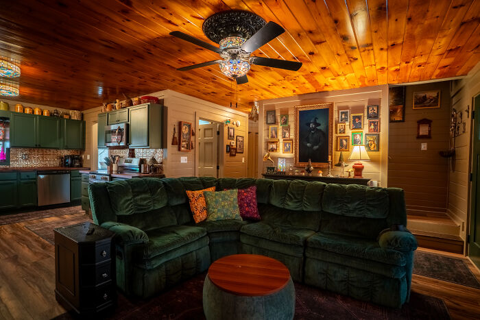 I Made A Viral Harry Potter-Themed Cabin With A Moving Portrait And Secret Tavern I Made A Viral Harry Potter-Themed Cabin With A Moving Portrait And Secret Tavern