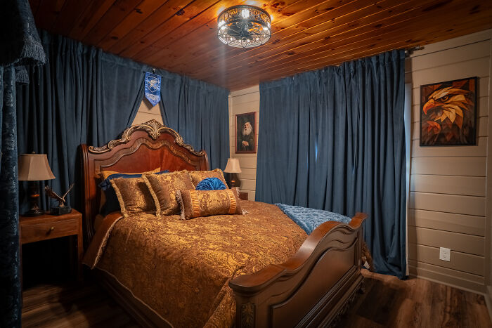 I Made A Viral Harry Potter-Themed Cabin With A Moving Portrait And Secret Tavern I Made A Viral Harry Potter-Themed Cabin With A Moving Portrait And Secret Tavern