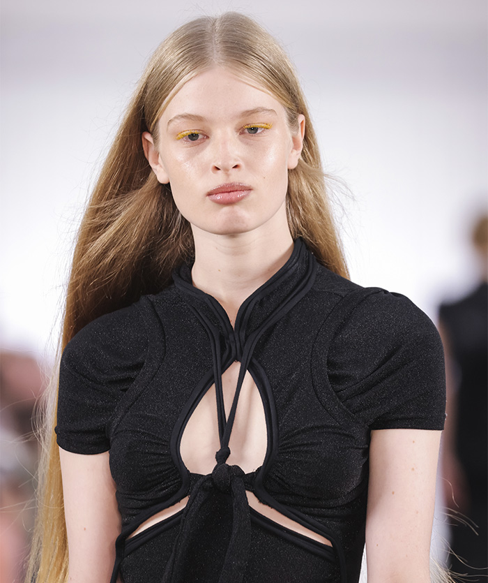 “Tragic Mental Illness”: Elon Musk’s Comment About Daughter Vivian Sparks Mass Outrage Online “Tragic Mental Illness”: Elon Musk’s Comment About Daughter Vivian Sparks Mass Outrage Online