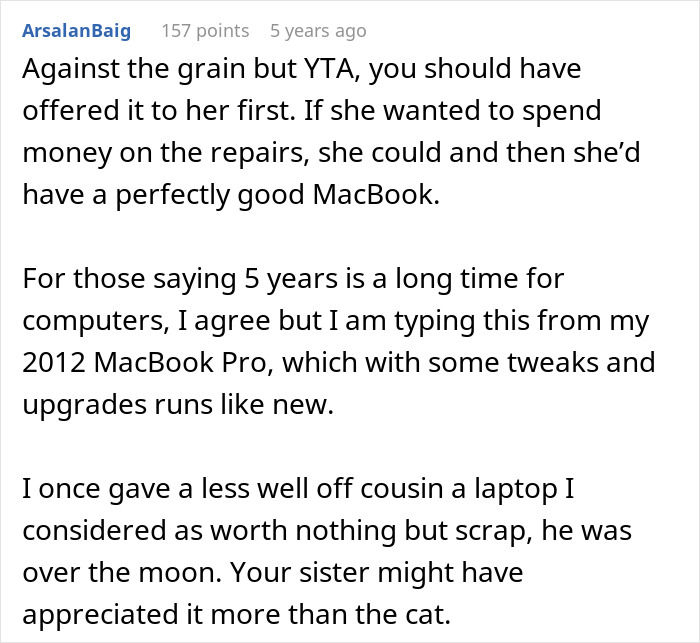 Guy Splits The Internet After Giving His Old Laptop To His Cat Instead Of His Sister Guy Splits The Internet After Giving His Old Laptop To His Cat Instead Of His Sister