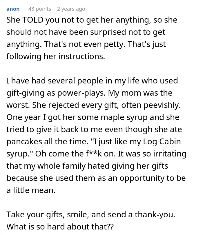 Woman Upset Son’s Partner Came Without A Gift After She Asked Him Not To Get Her Any More “Tacky Little Trinkets” Woman Upset Son’s Partner Came Without A Gift After She Asked Him Not To Get Her Any More “Tacky Little Trinkets”