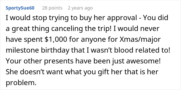 Woman Upset Son’s Partner Came Without A Gift After She Asked Him Not To Get Her Any More “Tacky Little Trinkets” Woman Upset Son’s Partner Came Without A Gift After She Asked Him Not To Get Her Any More “Tacky Little Trinkets”