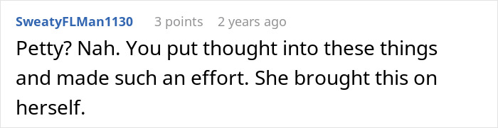 Woman Upset Son’s Partner Came Without A Gift After She Asked Him Not To Get Her Any More “Tacky Little Trinkets” Woman Upset Son’s Partner Came Without A Gift After She Asked Him Not To Get Her Any More “Tacky Little Trinkets”