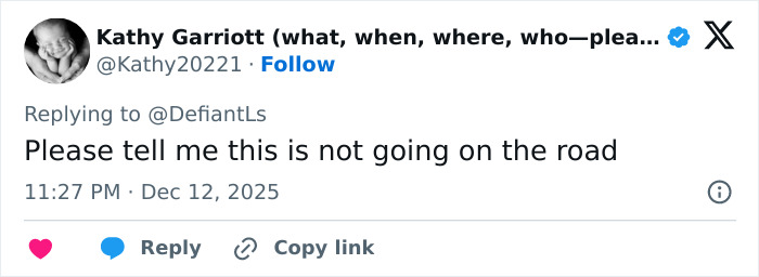 “Makes Herself Look Like A Demon”: Cynthia Erivo’s “Oddly Large Hands” Spark Debate “Makes Herself Look Like A Demon”: Cynthia Erivo’s “Oddly Large Hands” Spark Debate