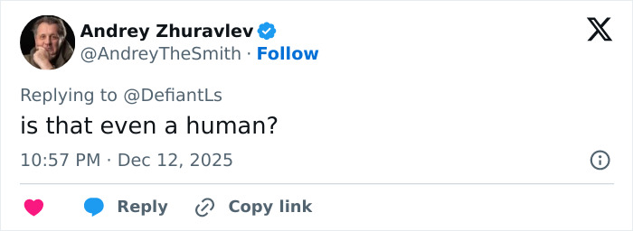 “Makes Herself Look Like A Demon”: Cynthia Erivo’s “Oddly Large Hands” Spark Debate “Makes Herself Look Like A Demon”: Cynthia Erivo’s “Oddly Large Hands” Spark Debate