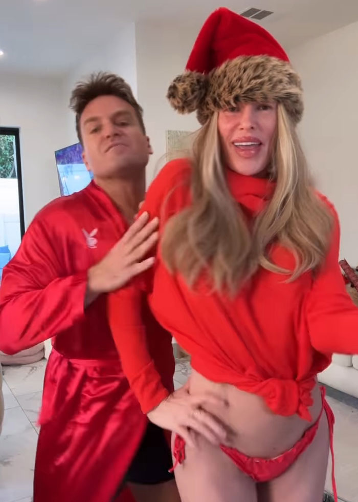 “Psychosis On Display”: Brandi Glanville Goes Bold In Red Bikini After Face Disfigurement Diagnosis “Psychosis On Display”: Brandi Glanville Goes Bold In Red Bikini After Face Disfigurement Diagnosis