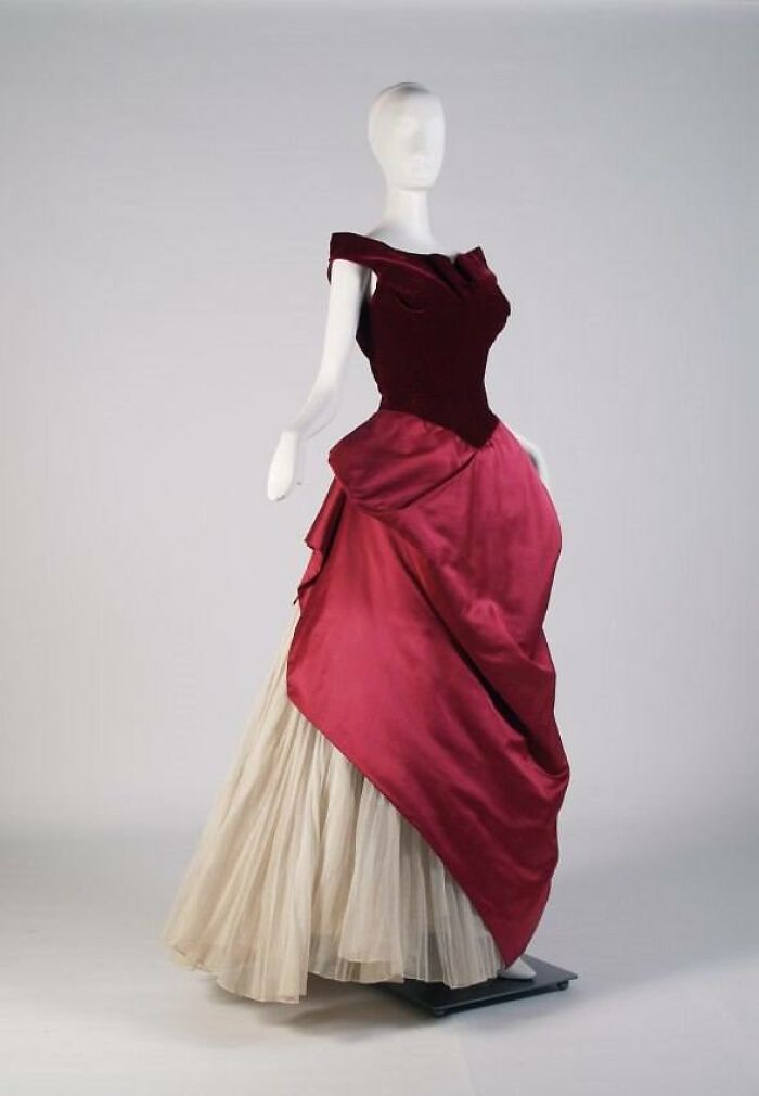 92 Powerful Old Photos That Capture Emotion, Culture, And Everyday Life In The Past