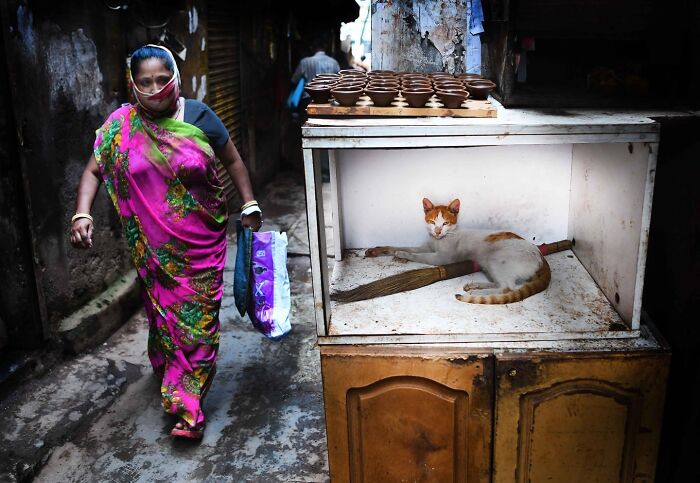 29 Stunning Street Photos That Capture Everyday Life In Mumbai