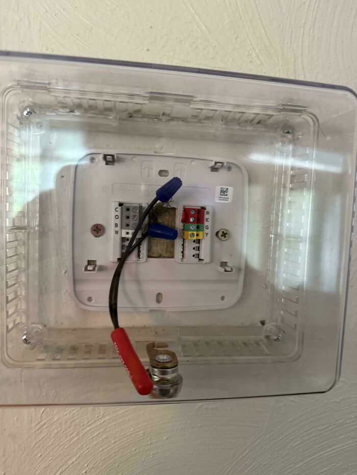 64 Rental Nightmares Where Landlords Tried To Cut Corners And Got Exposed