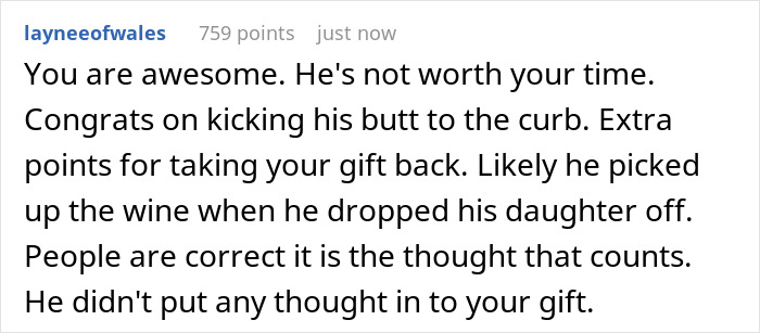 “The Rest Of My Present Was In His Pants”: Woman Dumps BF On Xmas Because Of His Unthoughtful Gift “The Rest Of My Present Was In His Pants”: Woman Dumps BF On Xmas Because Of His Unthoughtful Gift