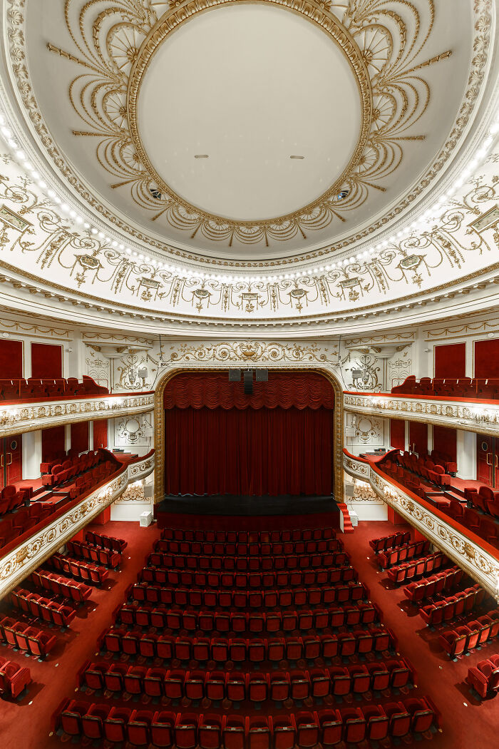 I’ve Photographed All The Most Beautiful Theatres And Concert Halls In Paris (31 Pics) I’ve Photographed All The Most Beautiful Theatres And Concert Halls In Paris (31 Pics)