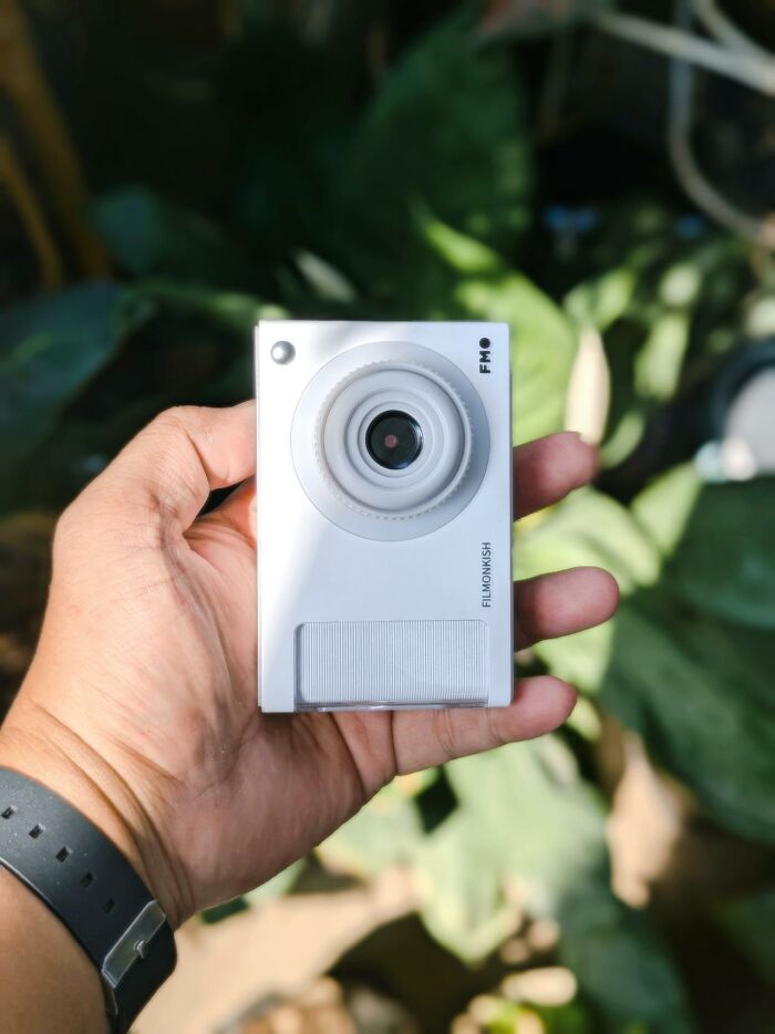 47 Of The Most Unusual Personal Belongings That People Never Came Back For At A Lost And Found