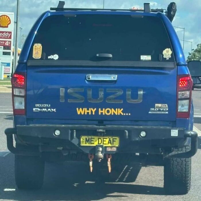 74 Hilarious Personalized License Plates That Made Strangers Do Double Takes