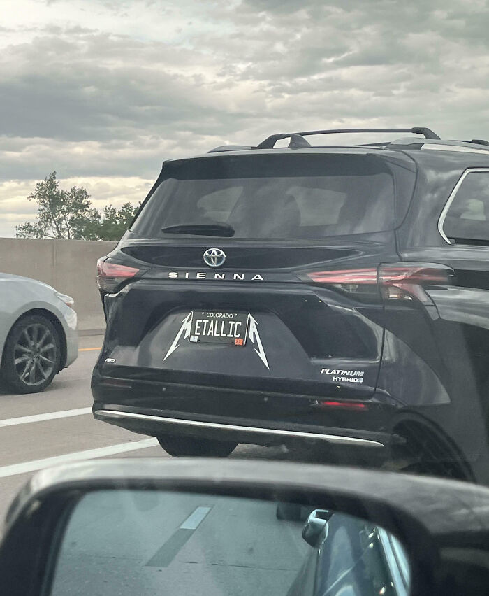 74 Hilarious Personalized License Plates That Made Strangers Do Double Takes