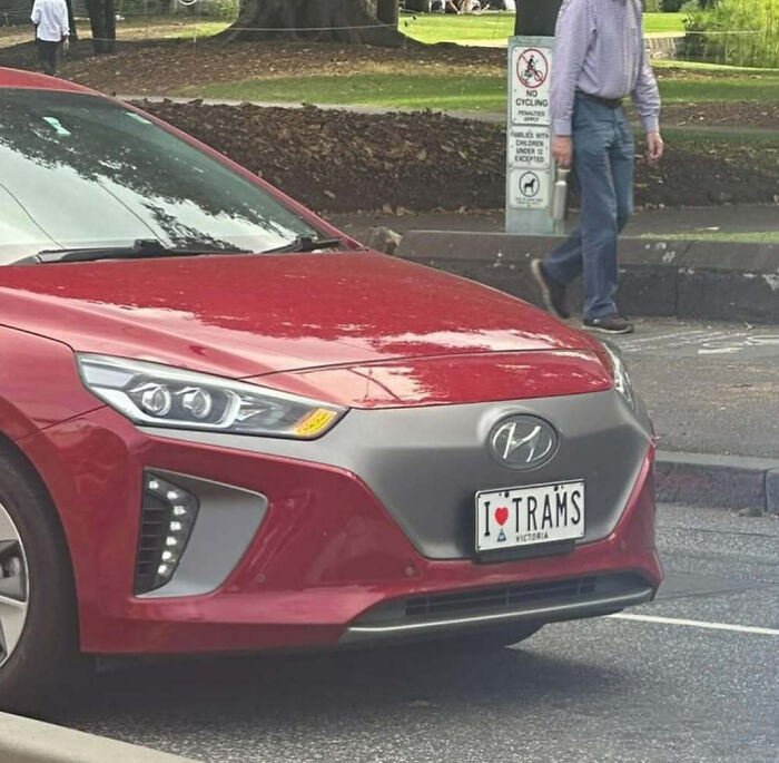 74 Hilarious Personalized License Plates That Made Strangers Do Double Takes