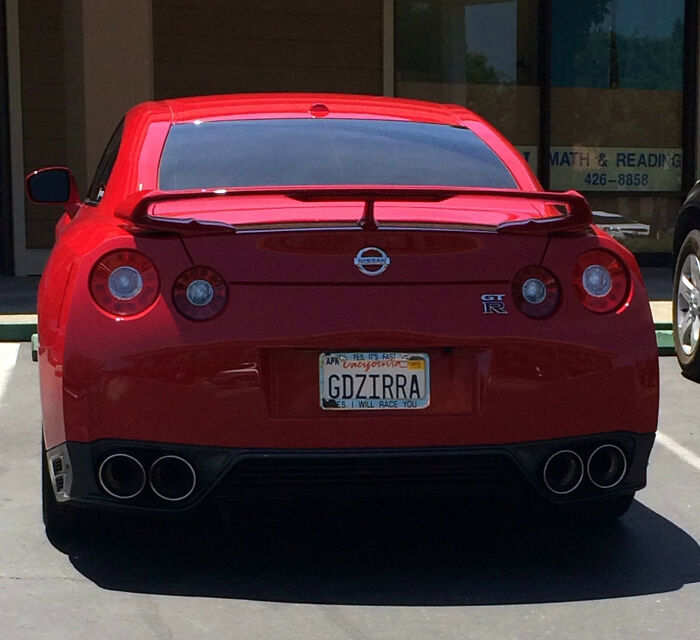 74 Hilarious Personalized License Plates That Made Strangers Do Double Takes