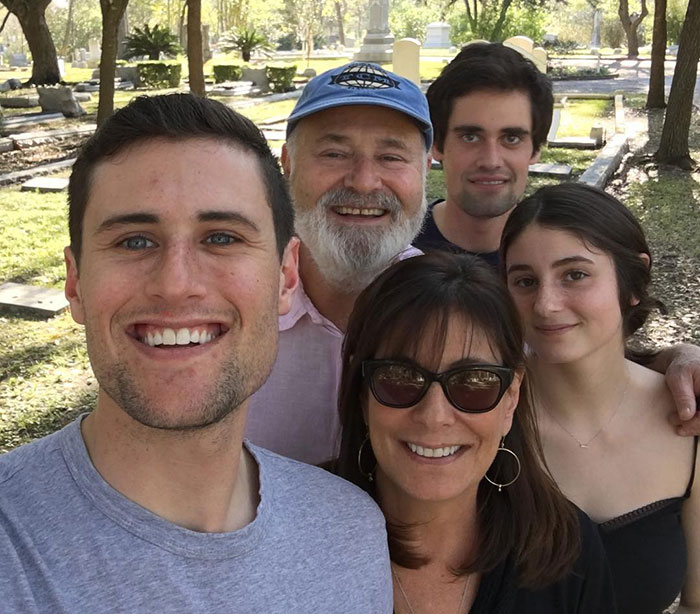 Rob Reiner&rsquo;s Close Friend Billy Crystal Breaks Silence After Visiting Crime Scene On Tragic Day