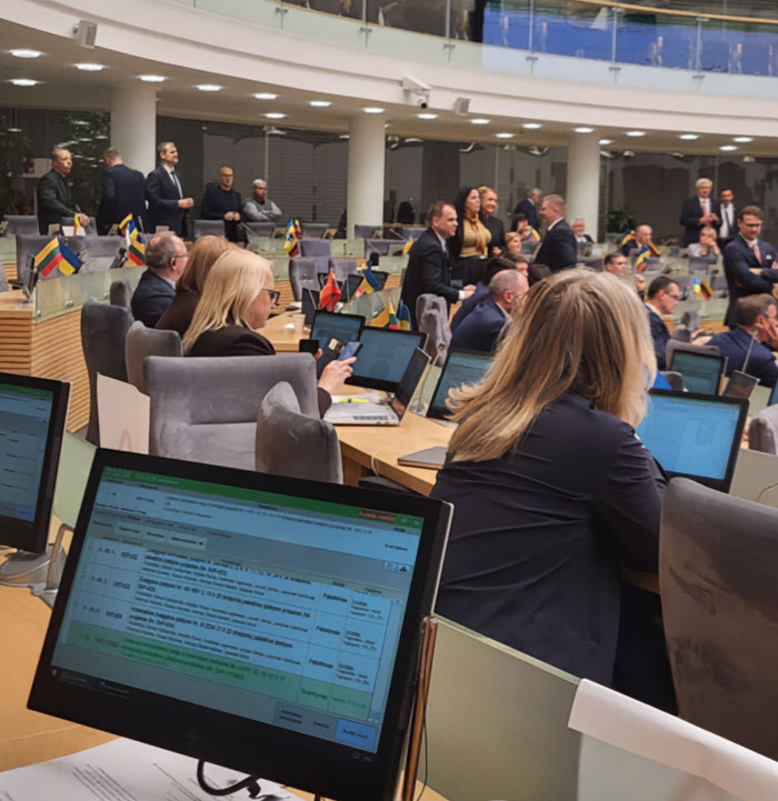 Lithuania Nears Law Requiring Lawmaker&rsquo;s Cat&rsquo;s Consent to Fire National Broadcaster Head