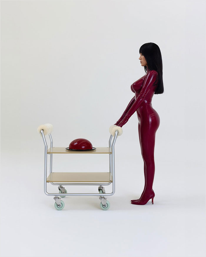 Bianca Censori’s “Vulgar” Debut Art Performance Blasted As “Misogyny” Bianca Censori’s “Vulgar” Debut Art Performance Blasted As “Misogyny”