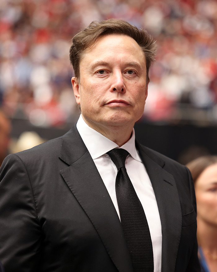 Elon Musk&rsquo;s &ldquo;Weird&rdquo; Comment About Sydney Sweeney&rsquo;s Chest Sparks Online Frenzy