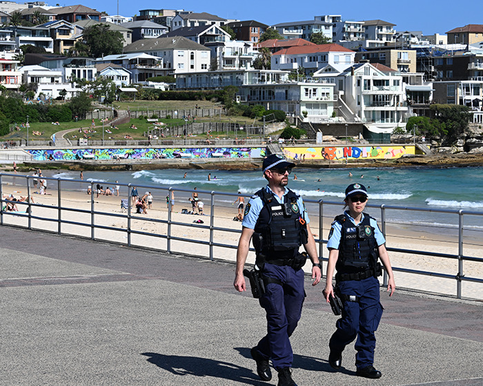 Hero Cop Who Stopped Bondi Beach Attacker With ‘Once-In-A-Lifetime Move’ Is Identified Hero Cop Who Stopped Bondi Beach Attacker With ‘Once-In-A-Lifetime Move’ Is Identified