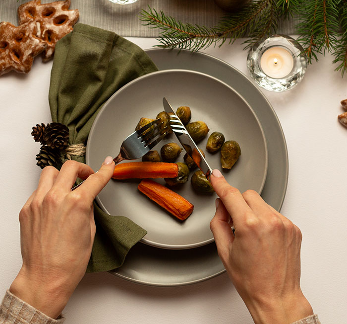 Woman Isn’t Allowed Vegan Dishes During Christmas Eve, Family Shocked She Doesn’t Show Up