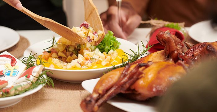 Woman Isn’t Allowed Vegan Dishes During Christmas Eve, Family Shocked She Doesn’t Show Up