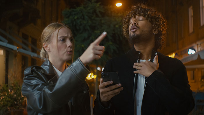 Lady Makes Nasty Comments About Thin Friend, Gets Mad As He Claps Back With An Overweight Insult Lady Makes Nasty Comments About Thin Friend, Gets Mad As He Claps Back With An Overweight Insult