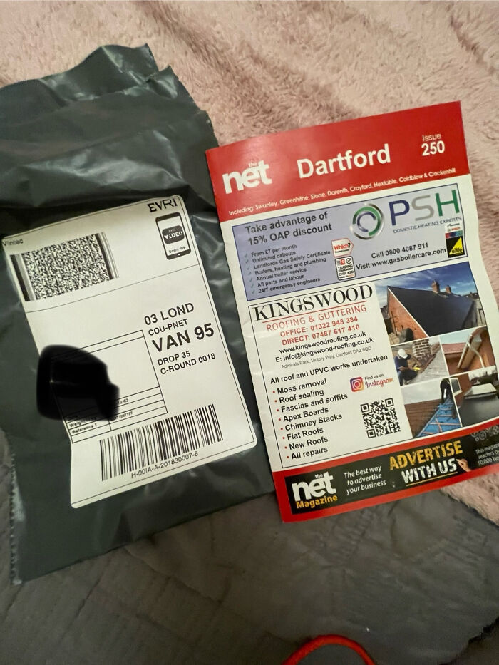 82 Unhinged Vinted Posts That Had People Doing A Second Take