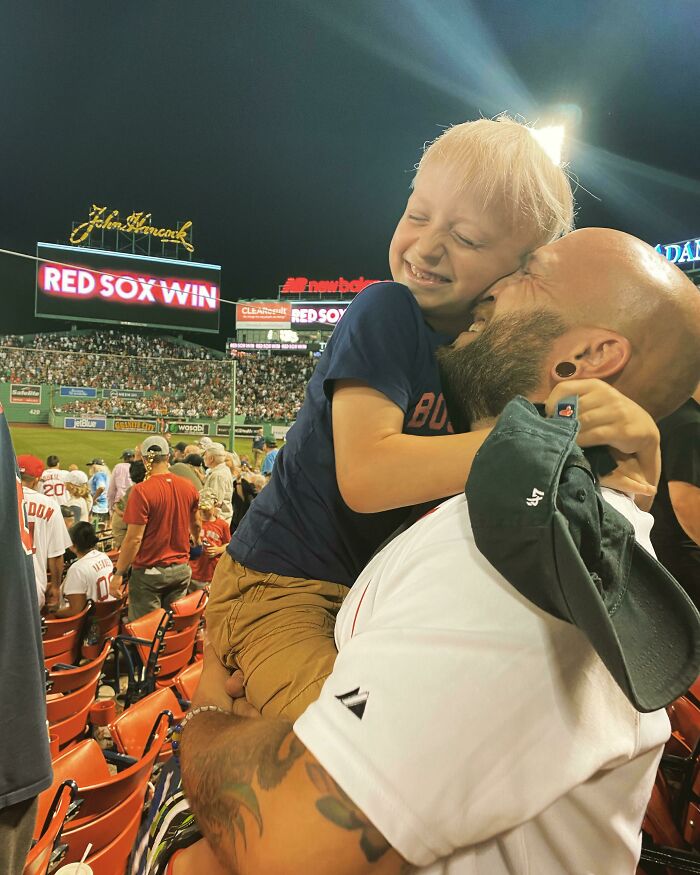 30 Heartwarming Photos That Will Make Your Whole Day Feel A Little Lighter