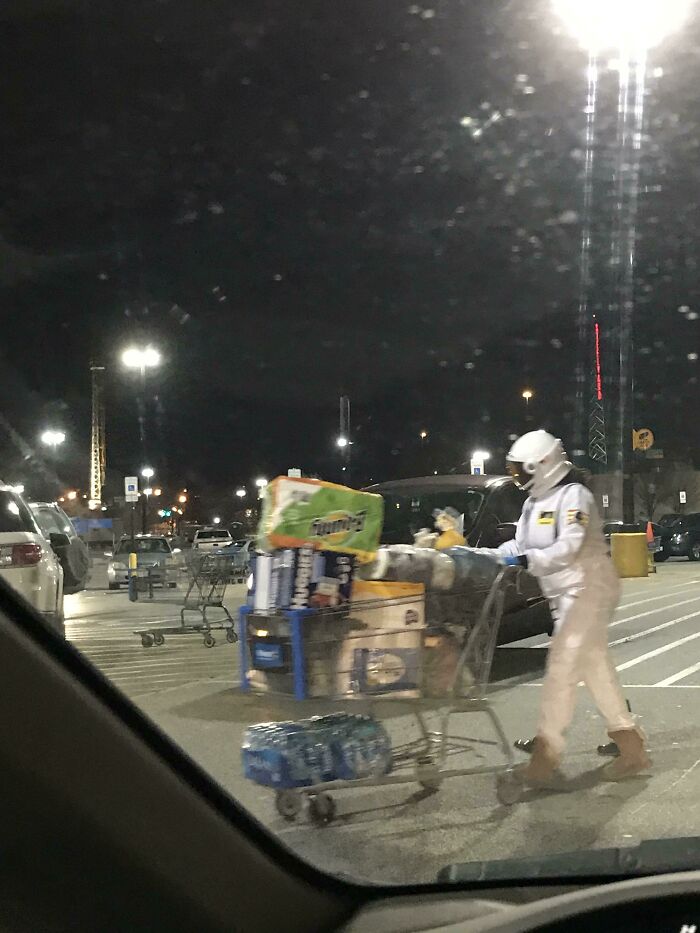 47 “Walmart People” Pics That Are As Funny As They Are Confusing