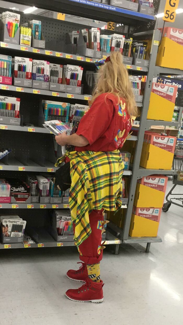 47 “Walmart People” Pics That Are As Funny As They Are Confusing