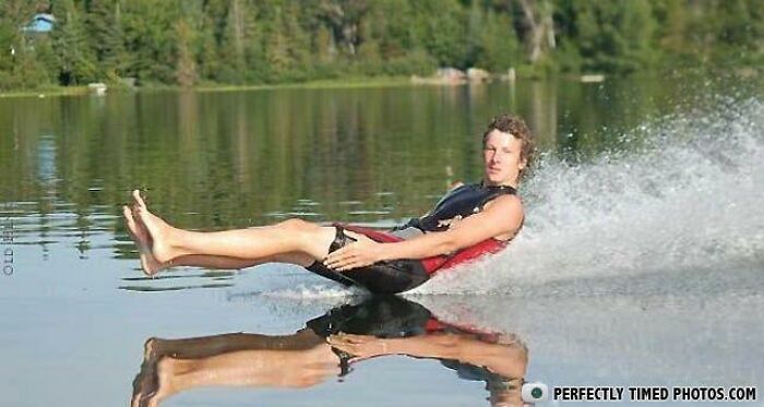 “Perfectly Timed Photos”: 50 Times People Snapped Photographs Just At The Right Moment