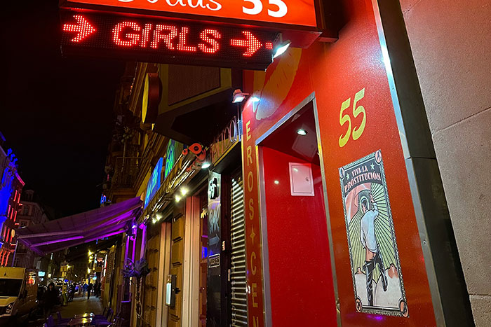 35 Of The Deepest Secrets People Refuse To Reveal To Their Parents: &ldquo;Would Be Devastating To My Mom&rdquo;