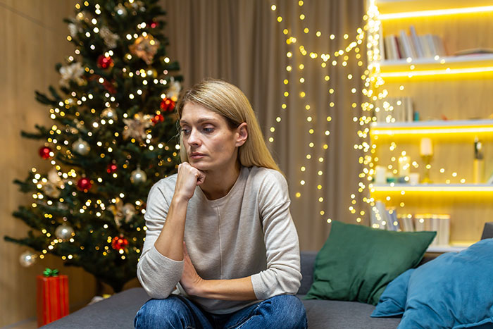 Single Mom Panics After Ex Pulls Out Of Paying For Their Daughters’ Christmas Gifts